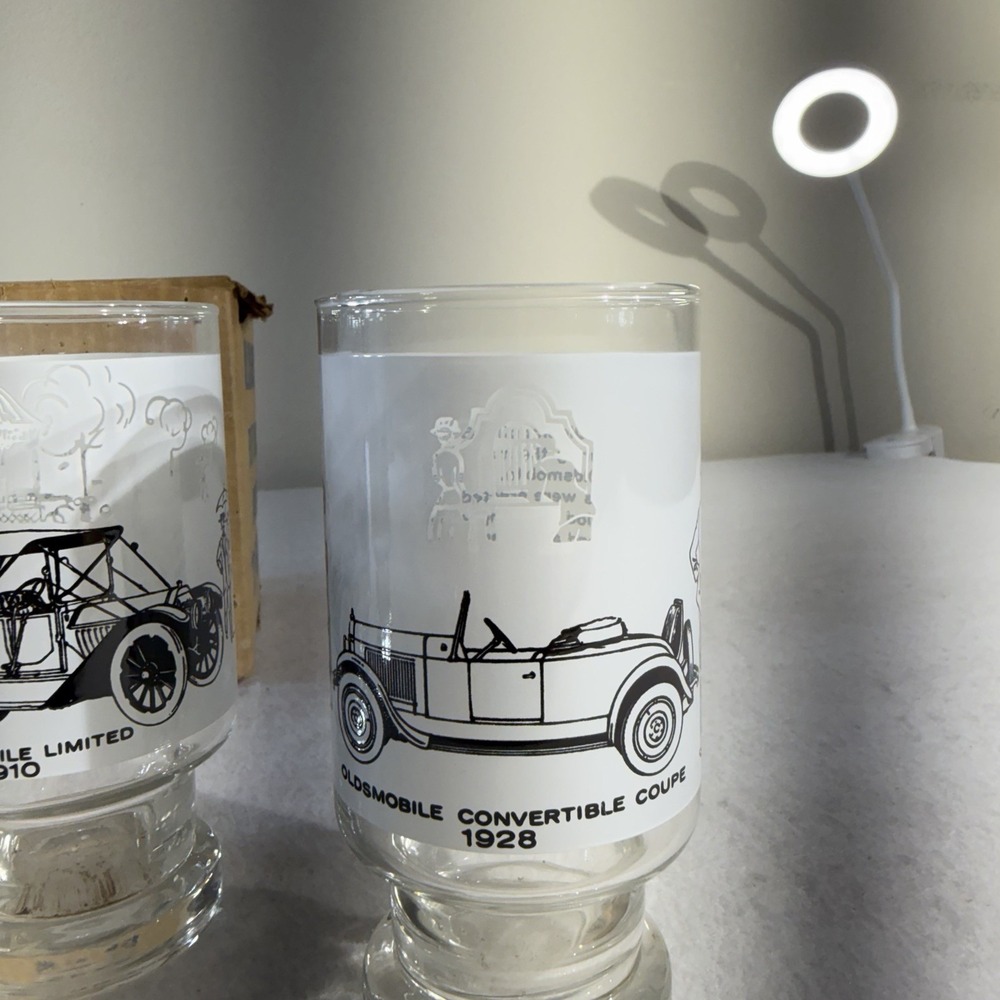 Vintage Oldsmobile 75th Anniversary Glasses Set of 4 w/ Box Classic Cars - Picture 2 of 9